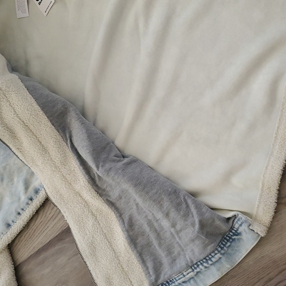 Light Blue Jean Jacket with Cream Lining - Picture 10 of 10